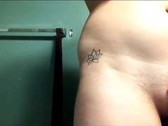 Irma e irmao sozinho in casa